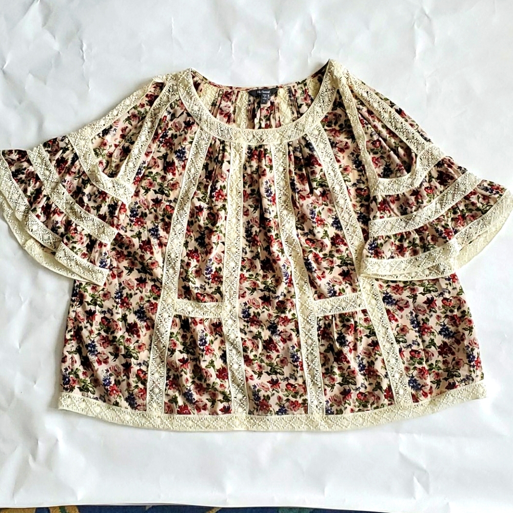 Maylou Open-Shoulder Floral/Lace Blouse
